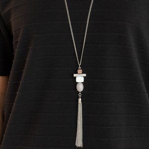 Paparazzi Natural Novice Silver Necklace and Earring Set